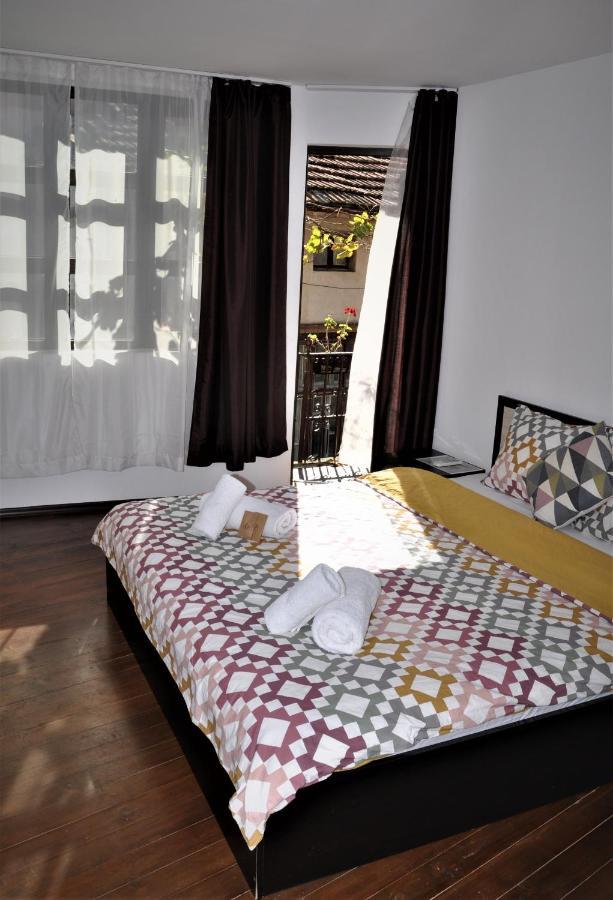 Honey I'M Home Apartments Veliko Tarnovo Luaran gambar