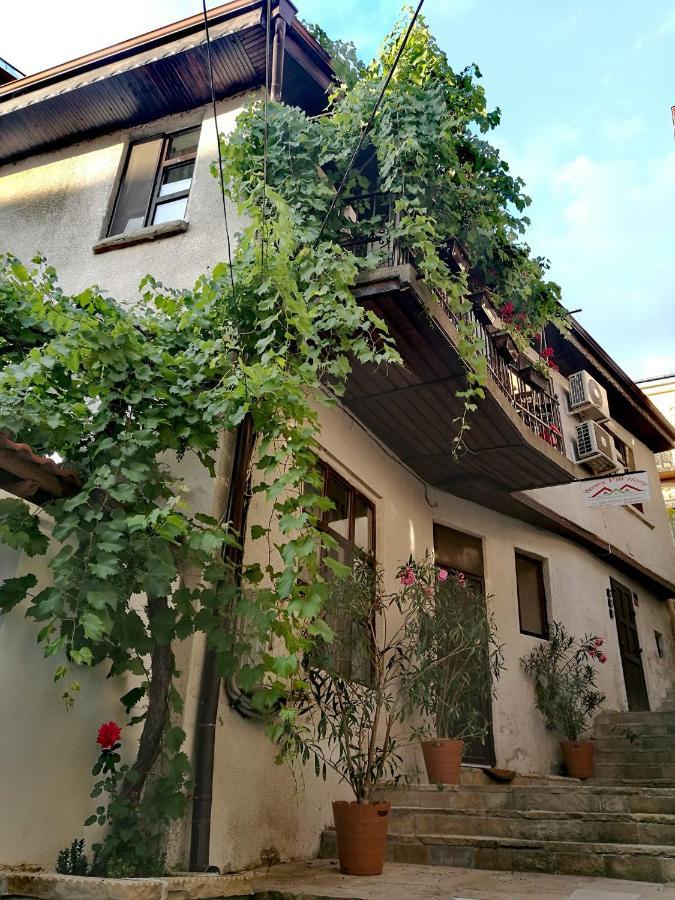 Honey I'M Home Apartments Veliko Tarnovo Luaran gambar